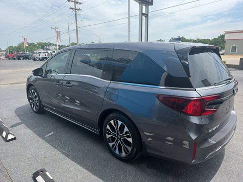 Used 2025 Honda Odyssey Elite image 5