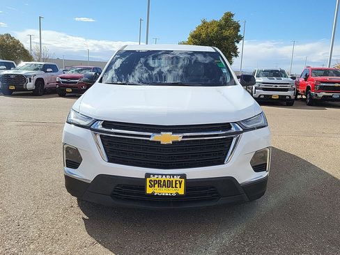 Used 2023 Chevrolet Traverse LS image 3