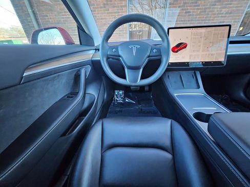 Used 2023 Tesla Model 3 Standard Range image 4