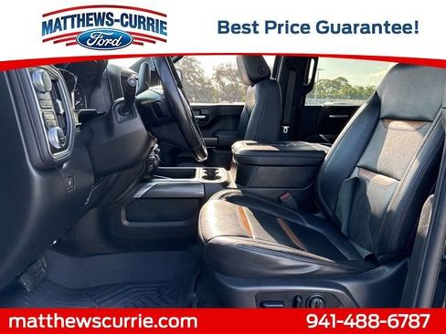 Used 2020 GMC Sierra 3500 AT4 w/ AT4 Premium Package AWD/4WD image 9