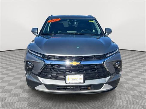 Used 2025 Chevrolet Blazer LT image 2