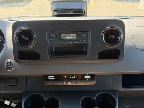 Used 2025 Mercedes-Benz Sprinter 2500 image 12