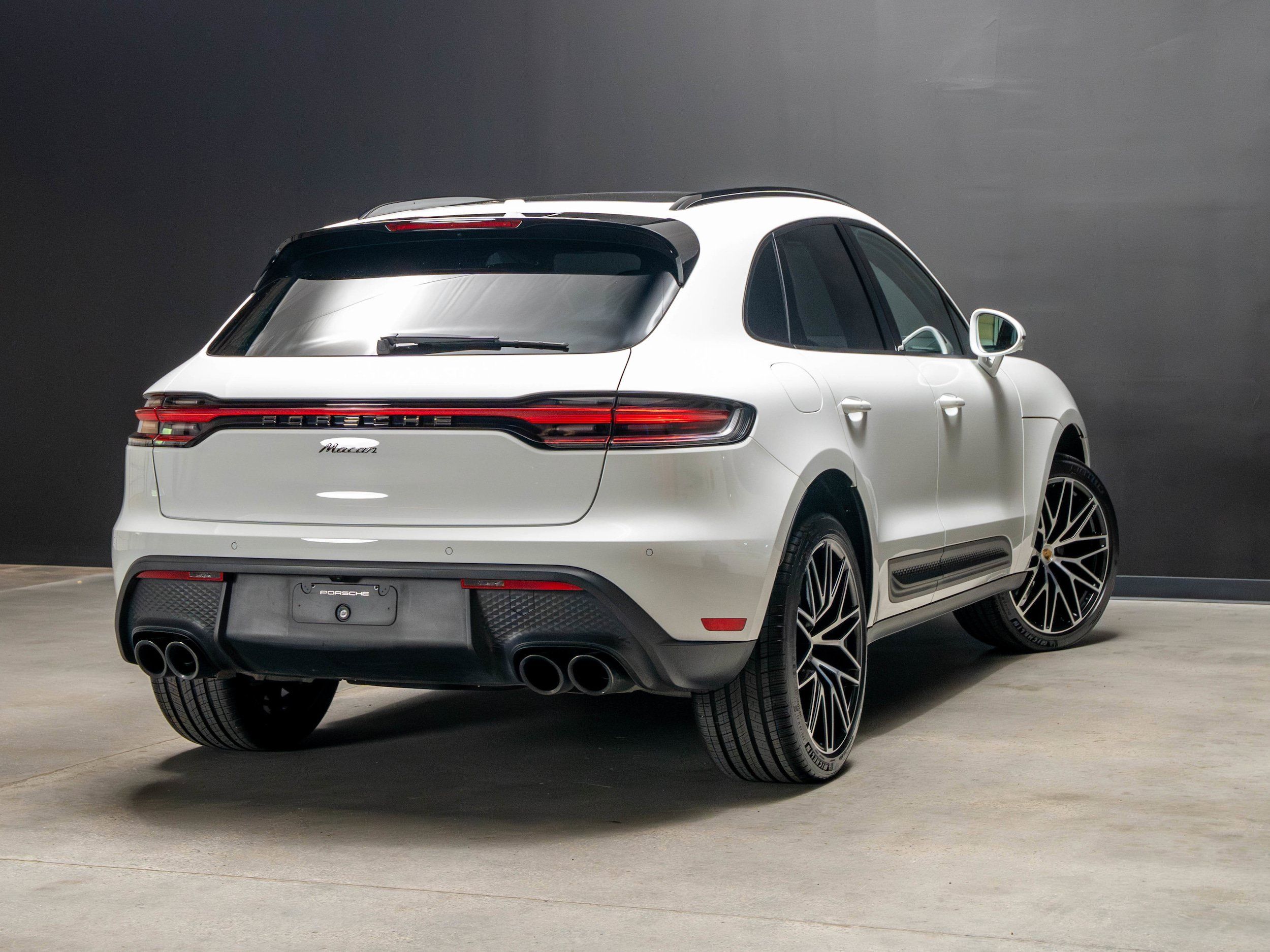 Certified 2026 Porsche Macan AWD/4WD image 7