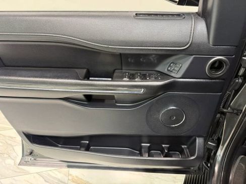Used 2020 Ford Expedition Max XLT w/ Equipment Group 202A image 12