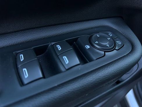 Used 2022 GMC Terrain SLT image 14