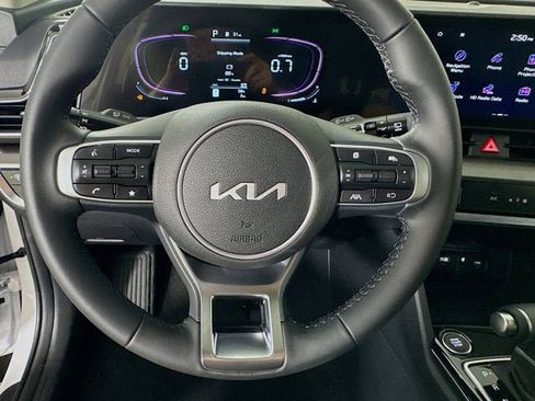 Certified 2025 Kia Sportage EX AWD/4WD image 13