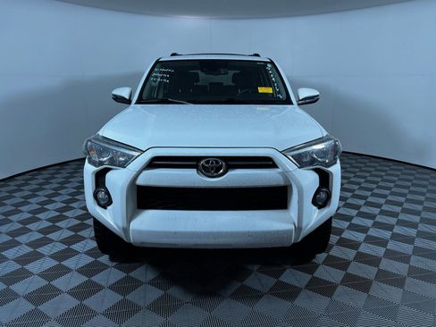 Certified 2020 Toyota 4Runner SR5 Premium AWD/4WD image 2