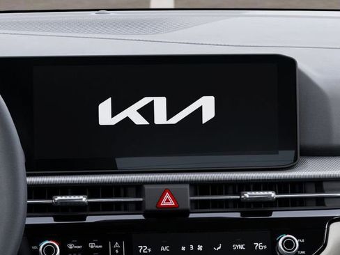 New 2026 Kia Sportage EX image 21