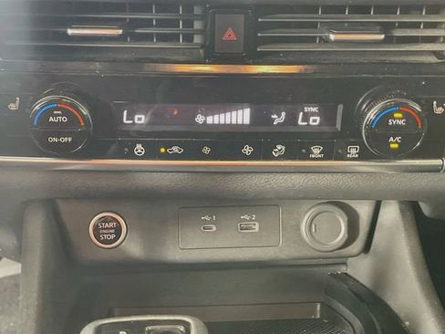 Used 2023 Nissan Rogue SV w/ SV Premium Package FWD image 16