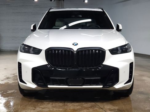 Used 2025 BMW X5 xDrive40i w/ M Sport Package AWD/4WD image 2