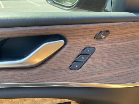 New 2025 Jeep Grand Cherokee Summit image 14