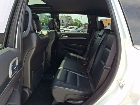 Used 2021 Jeep Grand Cherokee Limited w/ Premium Lighting Group AWD/4WD image 11