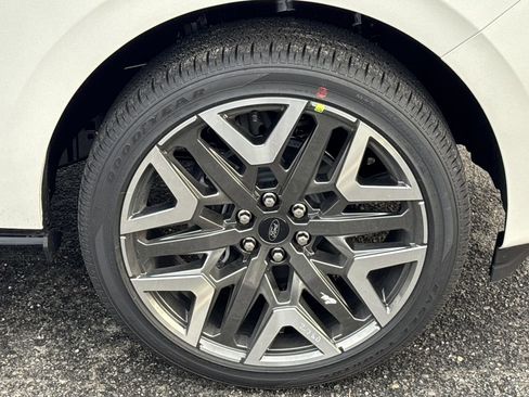 New 2026 Ford Expedition Platinum w/ Platinum Ultimate Package image 12