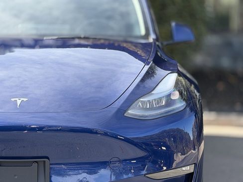 Used 2022 Tesla Model Y Performance image 5