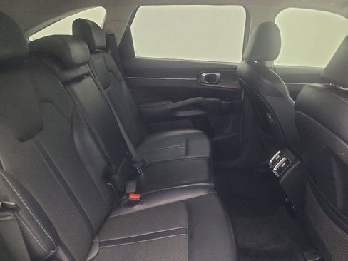 Used 2021 Kia Sorento S w/ Panoramic Sunroof Package FWD image 19