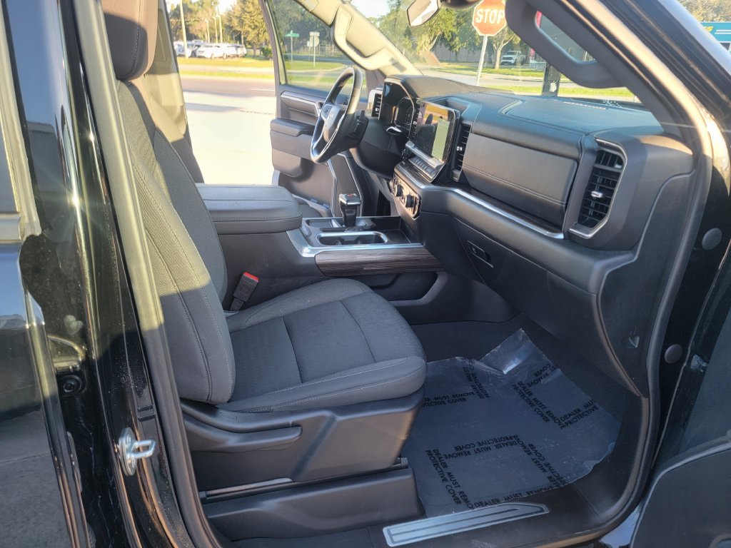 Used 2023 Chevrolet Silverado 1500 LT RWD image 14