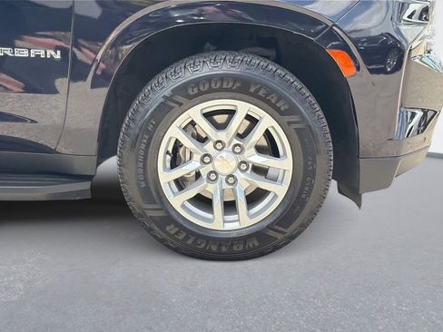 Used 2023 Chevrolet Suburban LT AWD/4WD image 35