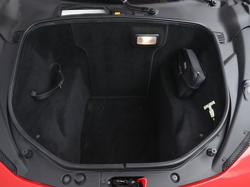 Certified 2015 Ferrari 458 Italia Coupe RWD image 32