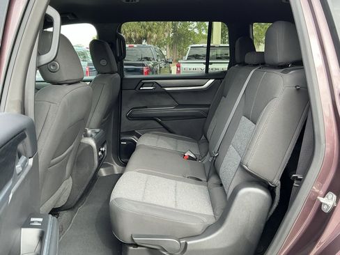 Used 2025 GMC Acadia Elevation image 30