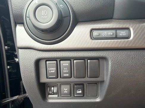 Used 2023 Nissan Titan PRO-4X w/ Pro-4x Convenience Package AWD/4WD image 15