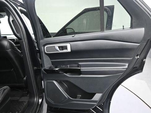 Used 2022 Ford Explorer ST AWD/4WD image 35