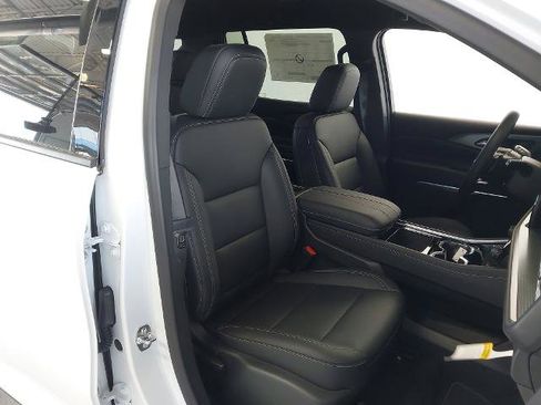 New 2026 Chevrolet Traverse LT w/ Midnight/Sport Edition FWD image 28