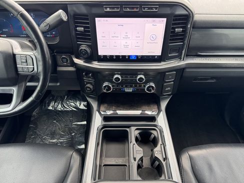 Used 2024 Ford F250 Lariat w/ Lariat Ultimate Package AWD/4WD image 11