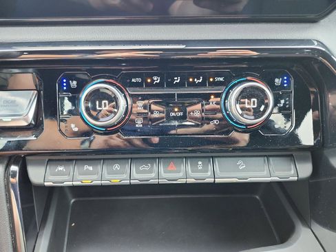 Used 2024 GMC Sierra 1500 AT4 w/ Technology Package image 20