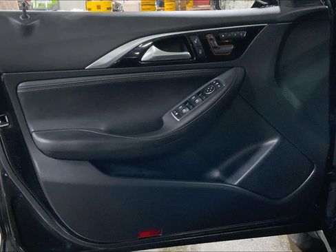 Used 2019 INFINITI QX30 LUXE w/ Navigation Package image 21