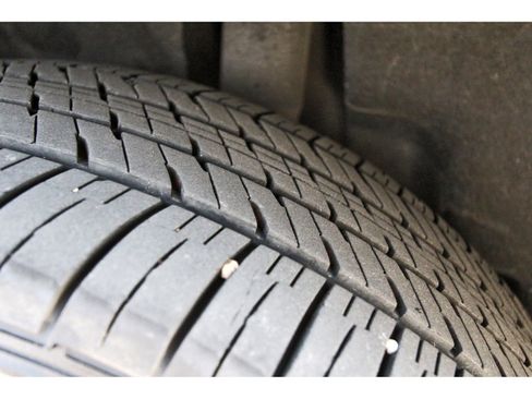 Used 2023 Volkswagen Tiguan SE image 31