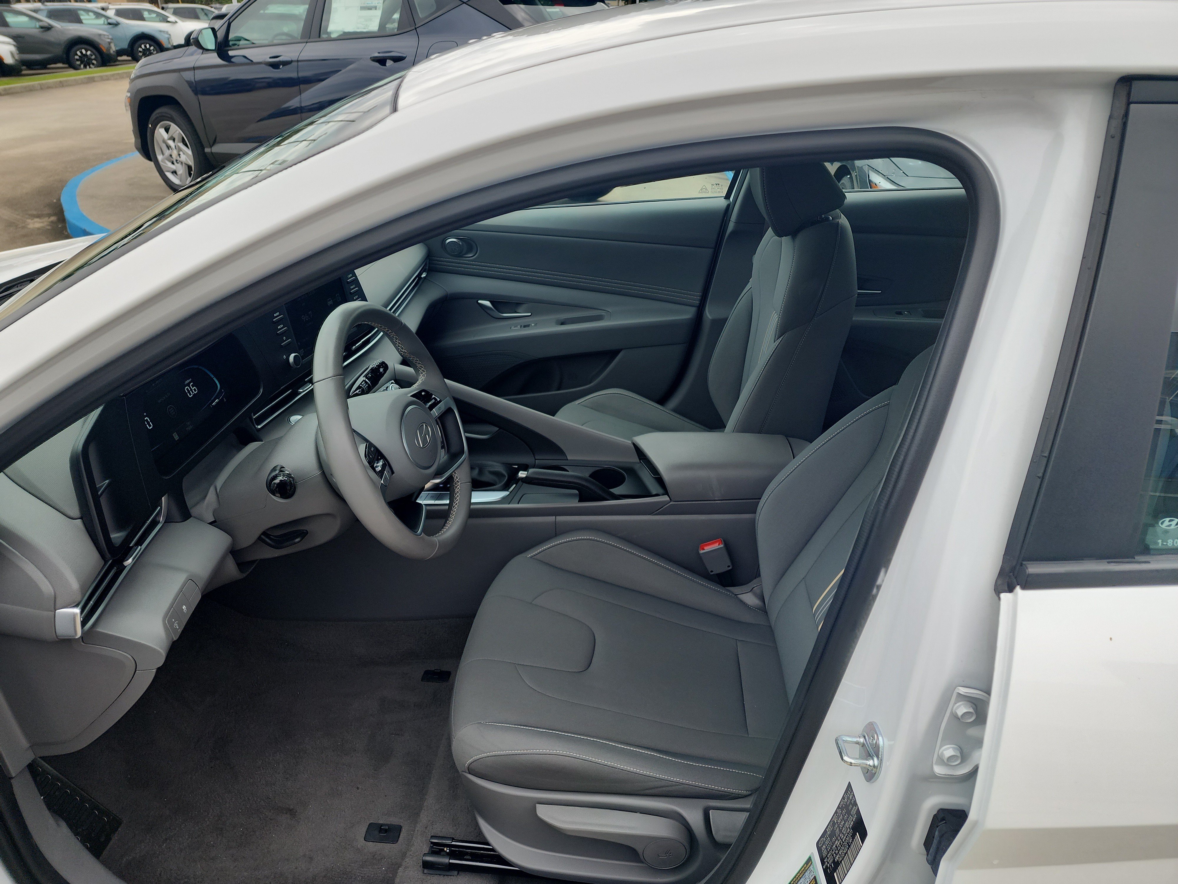 Used 2025 Hyundai Elantra Sport FWD image 10