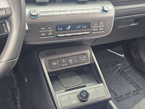 Used 2025 Hyundai Kona SEL AWD/4WD image 20