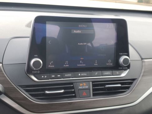 Used 2024 Nissan Altima 2.5 SV image 23