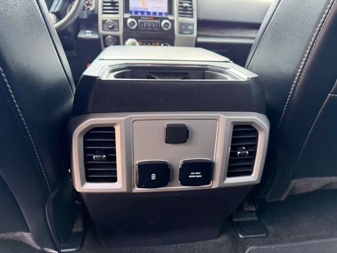 Used 2019 Ford F150 Lariat w/ Trailer Tow Package RWD image 22