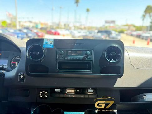 Used 2019 Mercedes-Benz Sprinter 170 image 16