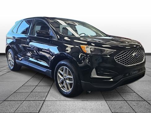 Used 2023 Ford Edge SEL image 3