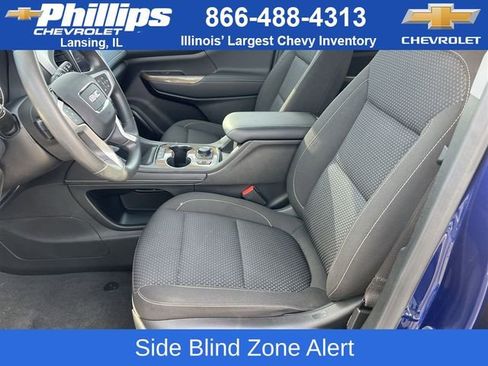 Certified 2023 GMC Acadia SLE w/ Driver Convenience Package image 16