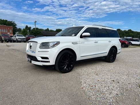 Used 2021 Lincoln Navigator Reserve AWD/4WD image 4