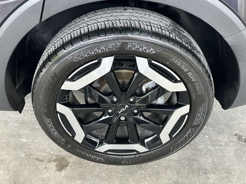 Used 2025 Kia Telluride S FWD image 11