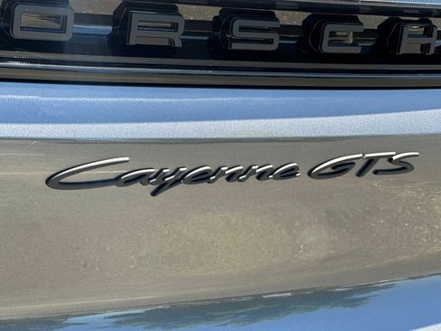 Used 2025 Porsche Cayenne GTS AWD/4WD image 40
