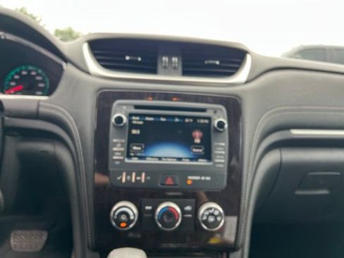 Used 2016 Chevrolet Traverse LT w/ Style and Technology Package FWD image 15
