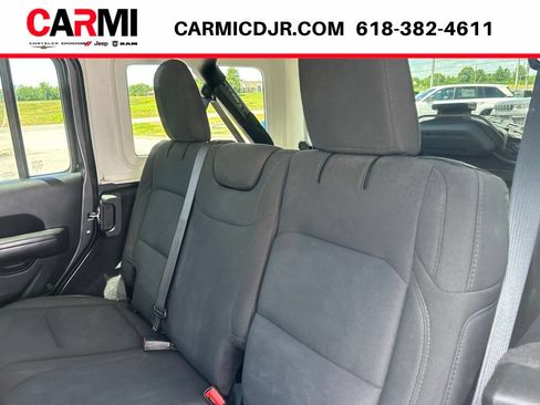 Used 2021 Jeep Wrangler Unlimited Sport AWD/4WD image 28