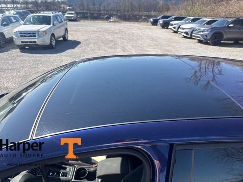 Used 2022 Volkswagen GTI SE image 19