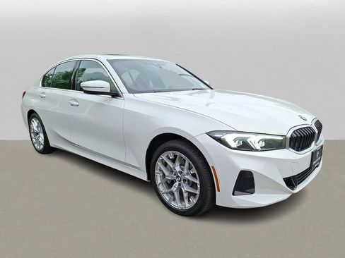 Certified 2025 BMW 330i xDrive Sedan AWD/4WD image 3