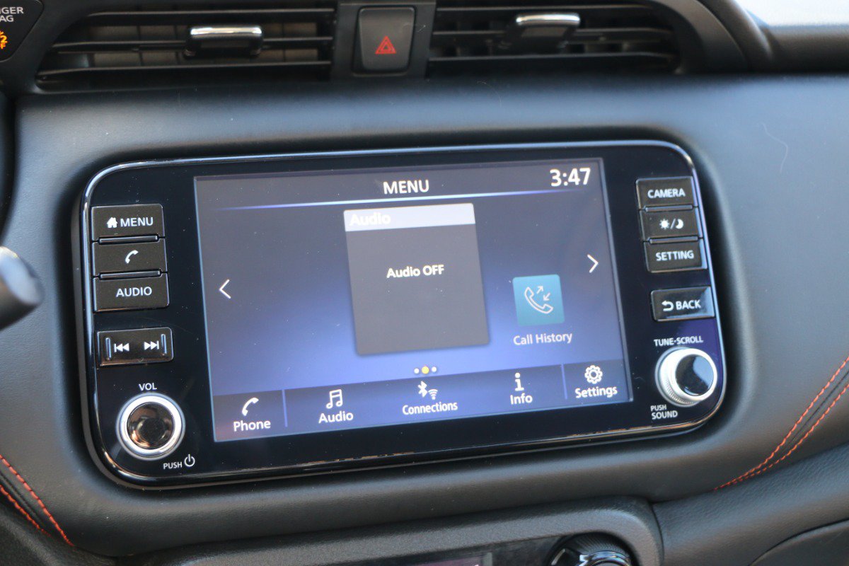 Used 2022 Nissan Kicks SR w/ Interior Electronics Package FWD image 22