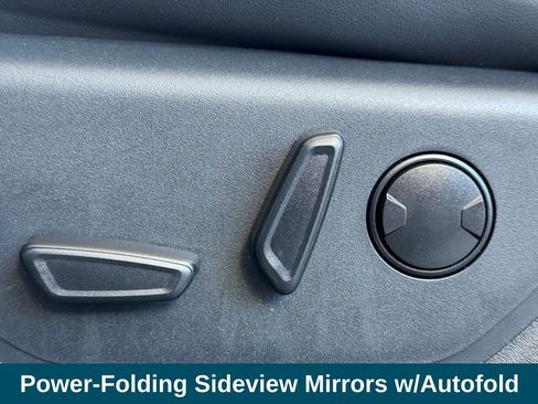 Used 2024 Ford Expedition XLT image 17