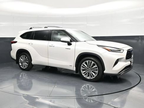 Used 2021 Toyota Highlander Platinum AWD/4WD image 3