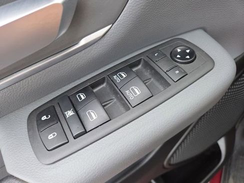 Used 2021 RAM 1500 Big Horn image 9