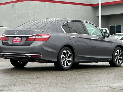 Used 2016 Honda Accord EX image 2