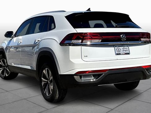 New 2026 Volkswagen Atlas Cross Sport SE FWD image 12